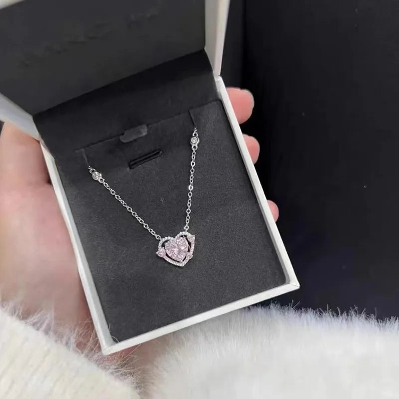 Luxury Zircon Sweet Heart Pendant Necklaces For Women .